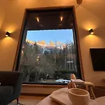 Le 1853 Chalet